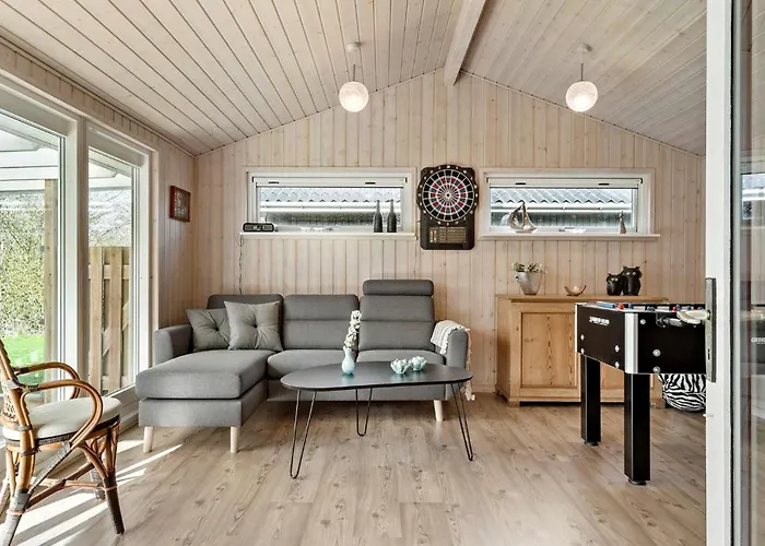 Дом отдыха 3 Bedroom Awesome In *