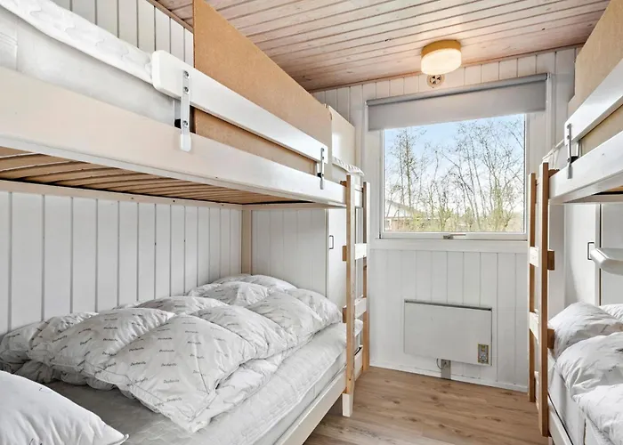 3 Bedroom Awesome In *