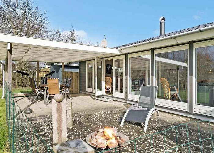 3 Bedroom Awesome In *